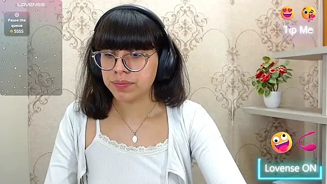 Snapshot of Nataly_Cloud chatting on 01-17-25, 12:52 Nataly Cloud online show from 01-17-25, 12:52