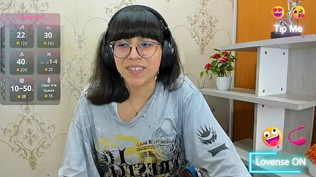 Snapshot of Nataly_Cloud chatting on 02-04-25, 03:47 Nataly Cloud online show from 02-04-25, 03:47