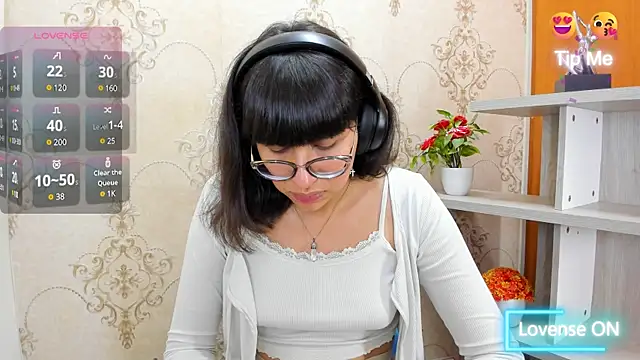 Snapshot of Nataly_Cloud chatting on 02-10-25, 01:01 Nataly Cloud online show from 02-10-25, 01:01