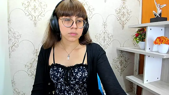 Snapshot of Nataly_Cloud chatting on 02-16-25, 12:54 Nataly Cloud online show from 02-16-25, 12:54