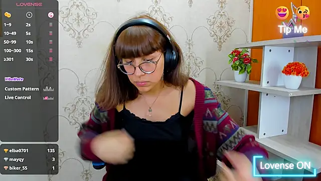 Snapshot of Nataly_Cloud chatting on 03-01-25, 04:00 Nataly Cloud online show from 03-01-25, 04:00