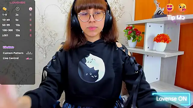 Snapshot of Nataly_Cloud chatting on 03-09-25, 12:53 Nataly Cloud online show from 03-09-25, 12:53