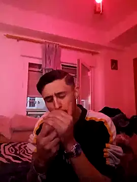 jovenestraviesos online show from 03-17-25, 06:21