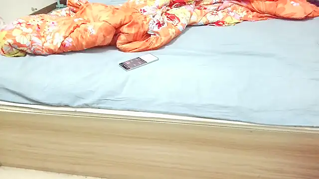 huzi518 online show from 12-20-25, 01:02