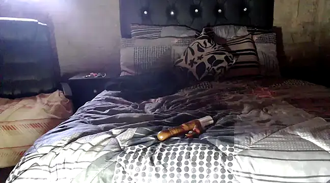 Snapshot of hotyoung24 chatting on 12-12-24, 09:51 hotyoung24 online show from 12-12-24, 09:51