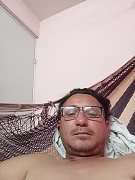 Andresguz35 online show from 10-23-25, 04:34