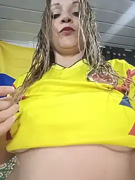 Snapshot of Fenix_528 chatting on 06-18-26, 01:17 Fenix 528 online show from 06-18-26, 01:17