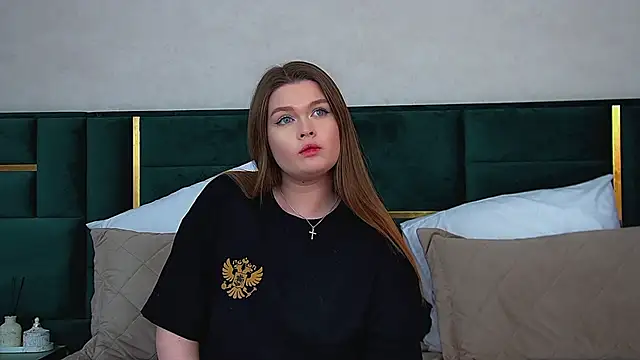 CrystalLyons online show from 02-17-26, 06:03