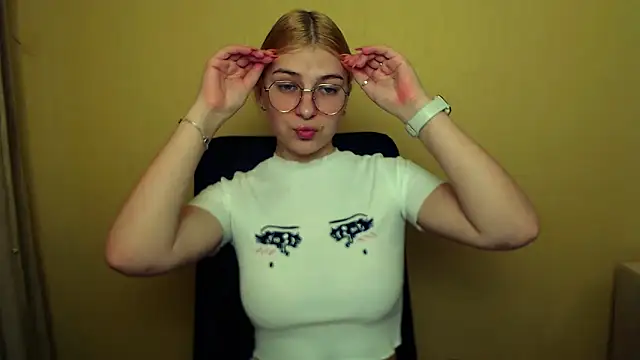 Luna Lush  online show from 01-30-25, 09:47