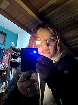 SophiaWeestt99 online show from 12-04-25, 04:11