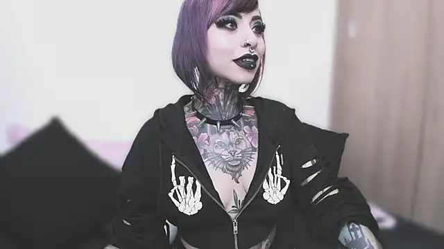 NikkiRamone online show from 09-12-25, 11:10