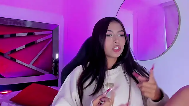 ZaraLim online show from 12-20-24, 03:21