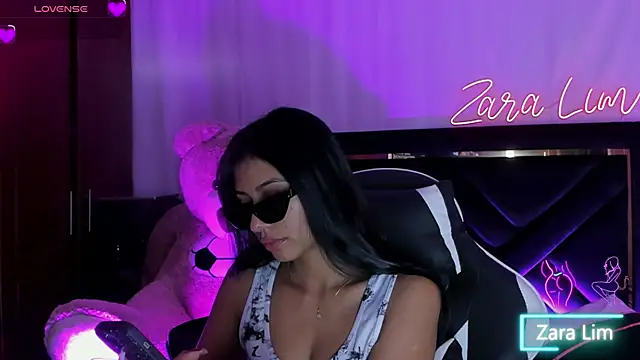 ZaraLim online show from 09-25-25, 02:43