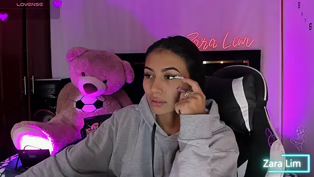 ZaraLim online show from 09-30-25, 02:44