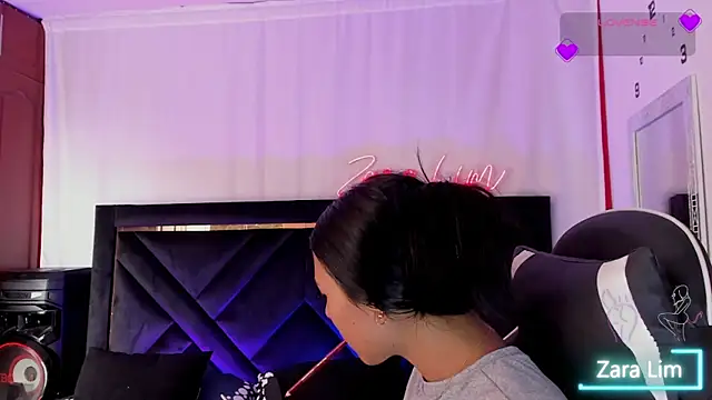 ZaraLim online show from 10-31-25, 08:43