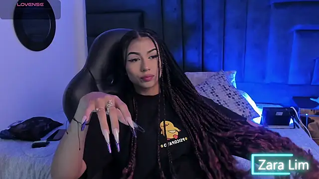 ZaraLim online show from 12-21-25, 06:04