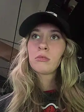 Snapshot of M1ssyk1ssy chatting on 01-04-25, 03:07 M1ssyk1ssy online show from 01-04-25, 03:07