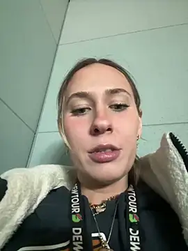 Snapshot of M1ssyk1ssy chatting on 02-03-25, 05:03 M1ssyk1ssy online show from 02-03-25, 05:03