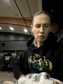 M1ssyk1ssy online show from 11-24-25, 10:42