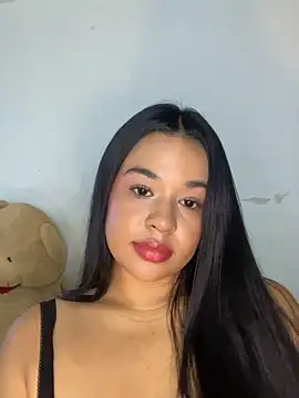 Snapshot of Aitana98_ chatting on 02-14-26, 01:46 Aitana98 online show from 02-14-26, 01:46