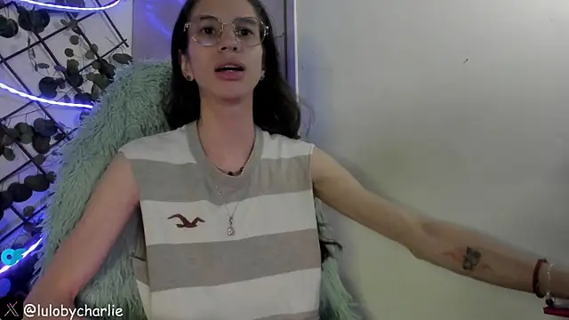 Snapshot of vodkadelulo chatting on 03-19-26, 05:22 vodkadelulo online show from 03-19-26, 05:22