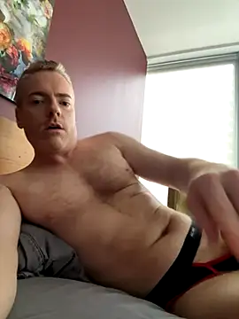 Snapshot of Gingerbushguy chatting on 11-02-25, 07:49 Gingerbushguy online show from 11-02-25, 07:49