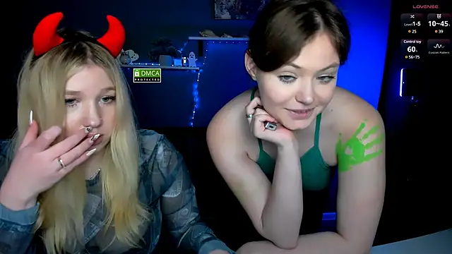 Snapshot of nikole_kitt chatting on 01-31-25, 11:03 nikole kitt online show from 01-31-25, 11:03