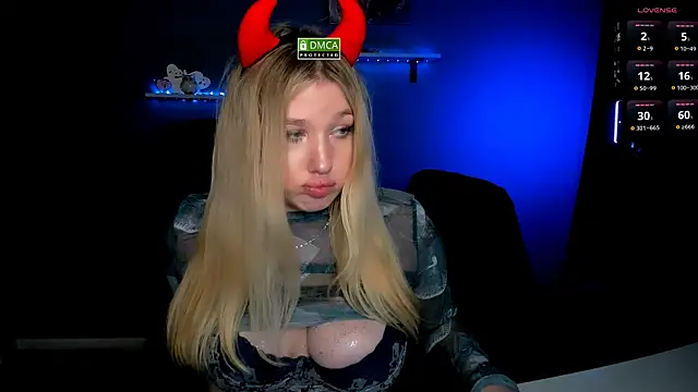 Snapshot of nikole_kitt chatting on 02-01-25, 02:05 nikole kitt online show from 02-01-25, 02:05