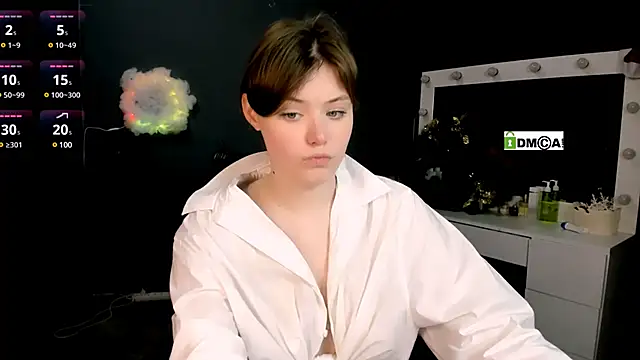 Snapshot of nikole_kitt chatting on 02-11-25, 04:44 nikole kitt online show from 02-11-25, 04:44