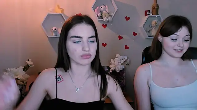 Snapshot of nikole_kitt chatting on 03-13-25, 01:43 nikole kitt online show from 03-13-25, 01:43