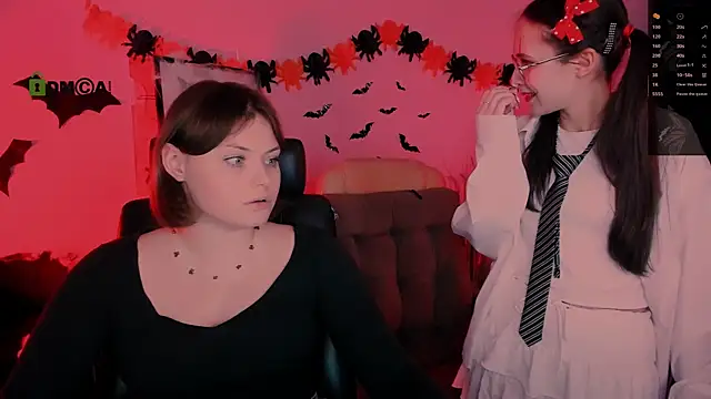 Snapshot of nikole_kitt chatting on 10-22-25, 07:35 nikole kitt online show from 10-22-25, 07:35