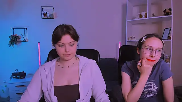 Snapshot of nikole_kitt chatting on 11-09-25, 08:07 nikole kitt online show from 11-09-25, 08:07