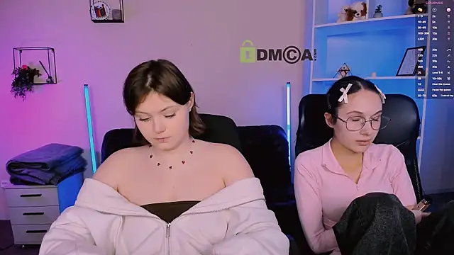 Snapshot of nikole_kitt chatting on 11-16-25, 08:03 nikole kitt online show from 11-16-25, 08:03