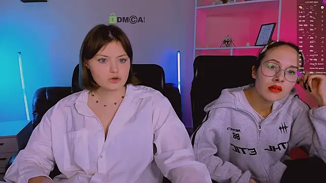 Snapshot of nikole_kitt chatting on 11-26-25, 08:32 nikole kitt online show from 11-26-25, 08:32