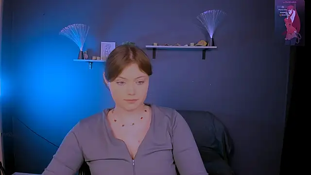 Snapshot of nikole_kitt chatting on 12-20-25, 08:05 nikole kitt online show from 12-20-25, 08:05