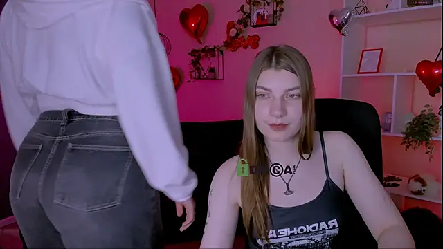 Snapshot of nikole_kitt chatting on 02-16-26, 03:35 nikole kitt online show from 02-16-26, 03:35