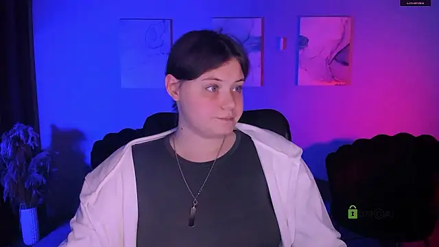 Snapshot of nikole_kitt chatting on 02-21-26, 08:10 nikole kitt online show from 02-21-26, 08:10