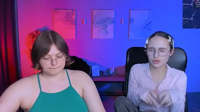 nikole kitt online show from 04-14-26, 07:53