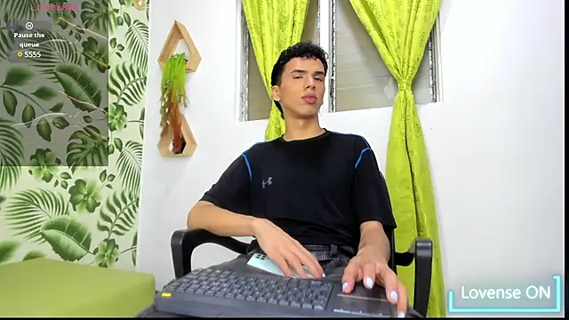 SEANTROYY online show from 02-12-25, 04:01