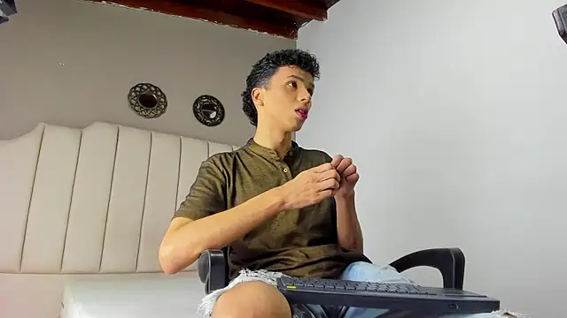 SEANTROYY online show from 03-21-25, 04:06