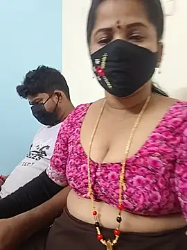 Snapshot of gaurika18 chatting on 07-10-26, 04:39 gaurika18 online show from 07-10-26, 04:39