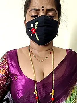 Snapshot of gaurika18 chatting on 07-20-26, 05:11 gaurika18 online show from 07-20-26, 05:11