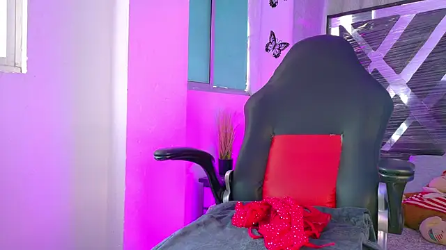 meggan 77 online show from 04-14-26, 08:04