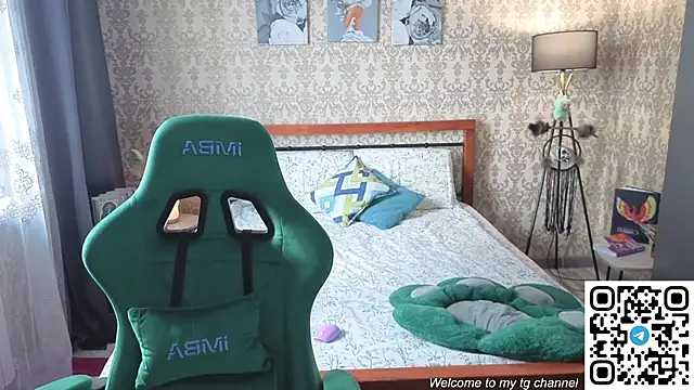 Lill Mary online show from 04-17-26, 02:58