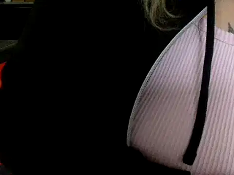 Snapshot of vanillesoumise chatting on 12-05-24, 11:27 vanillesoumise online show from 12-05-24, 11:27