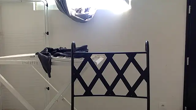 Snapshot of vanillesoumise chatting on 03-07-25, 08:56 vanillesoumise online show from 03-07-25, 08:56