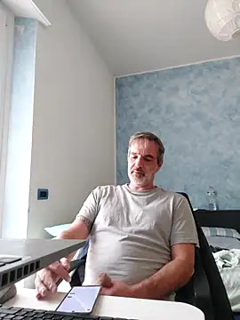 Snapshot of Marcolino183 chatting on 05-07-26, 07:14 Marcolino183 online show from 05-07-26, 07:14