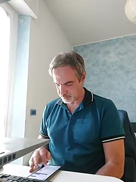 Snapshot of Marcolino183 chatting on 05-12-26, 07:27 Marcolino183 online show from 05-12-26, 07:27