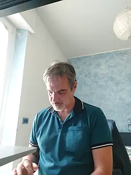 Snapshot of Marcolino183 chatting on 05-13-26, 07:39 Marcolino183 online show from 05-13-26, 07:39