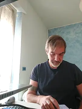 Snapshot of Marcolino183 chatting on 05-29-26, 07:28 Marcolino183 online show from 05-29-26, 07:28